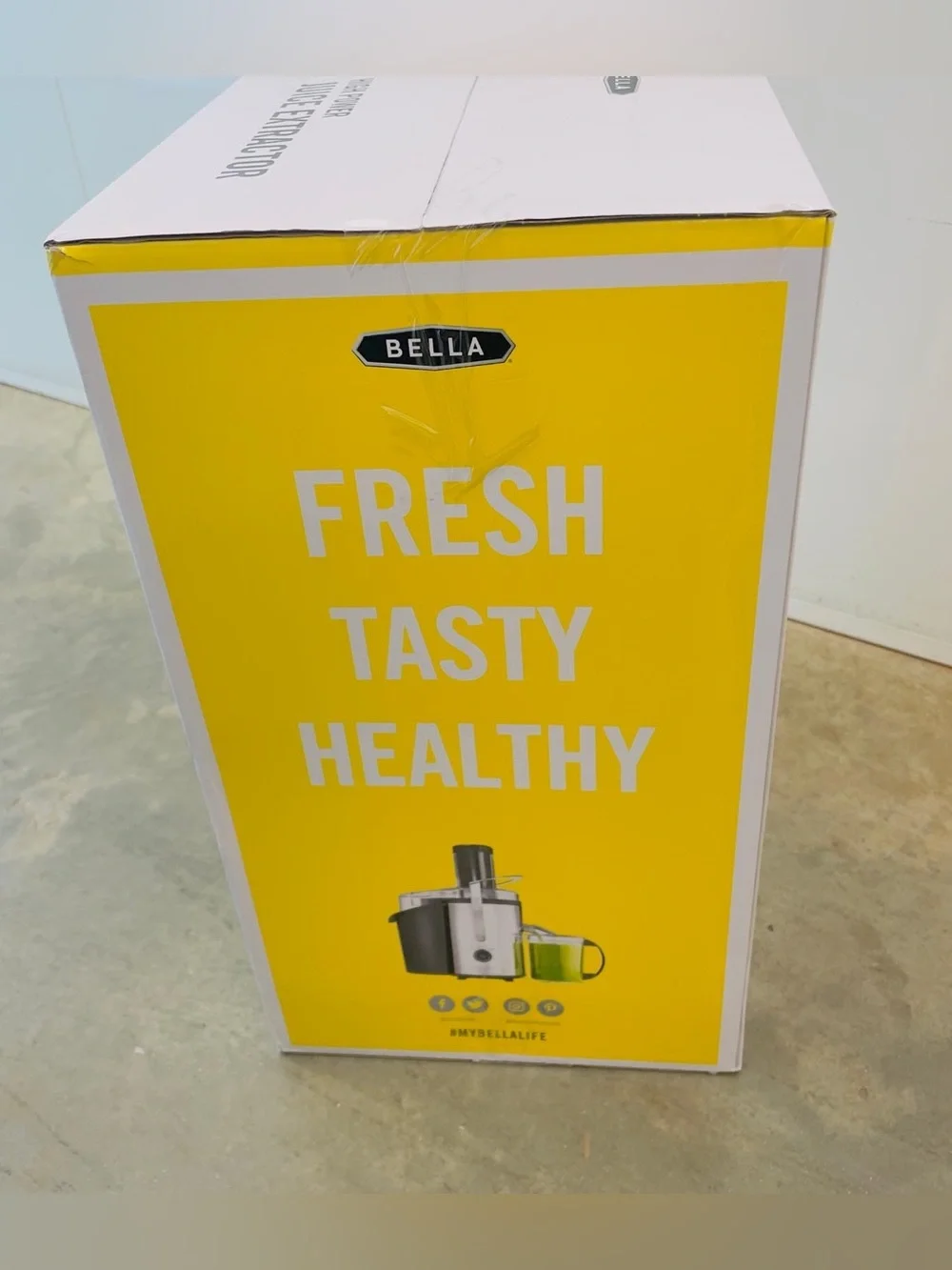 BELLA High Power Juice Extractor 1000W 2 Speed 3" Wide Feed Tube Stainless - Picture 10 of 13